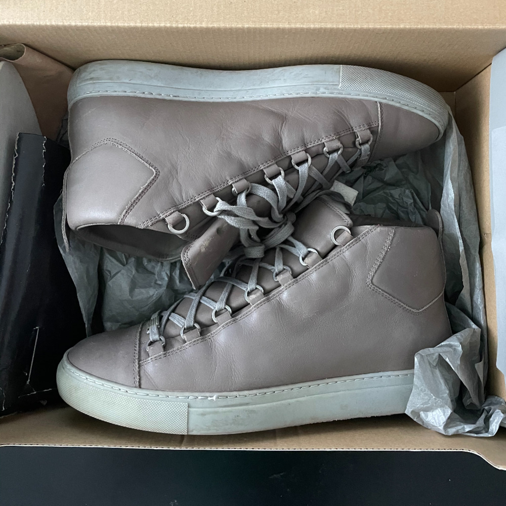 Grey men’s balenciaga sneakers